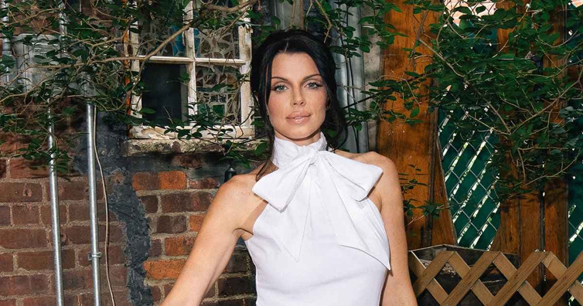 Julia Fox's Chaotic Wonderland: A Peek into the Life of a Rising Star