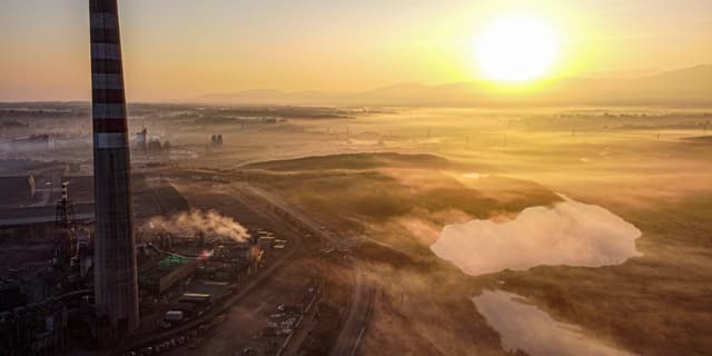 Copper Prices Plunge 22% as U.S. Exempts Refined Imports from Tariffs