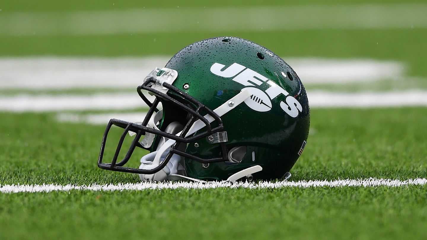 Jets' Garrett Wilson Faces Potential End to 1,000-Yard Receiving Streak