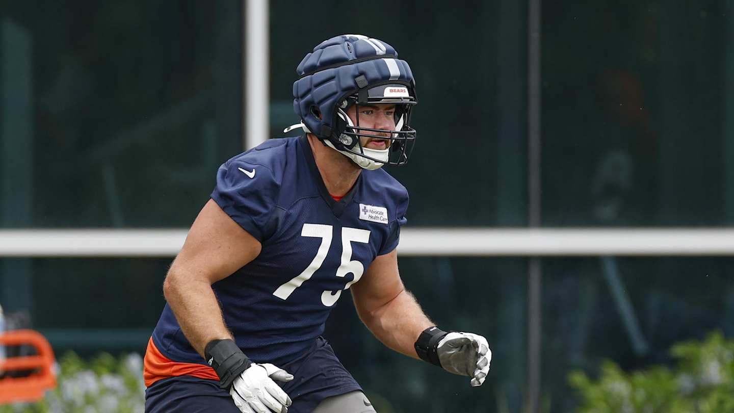 Rookie Ozzy Trapilo Emerges as Frontrunner for Bears' Left Tackle Job