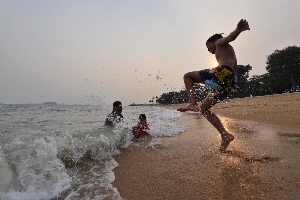 Experts Advise Singaporean Students to Balance Study and Play During School Holidays