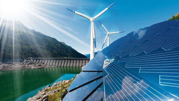 Adani Outpaces Reliance in India's Renewable Energy Boom