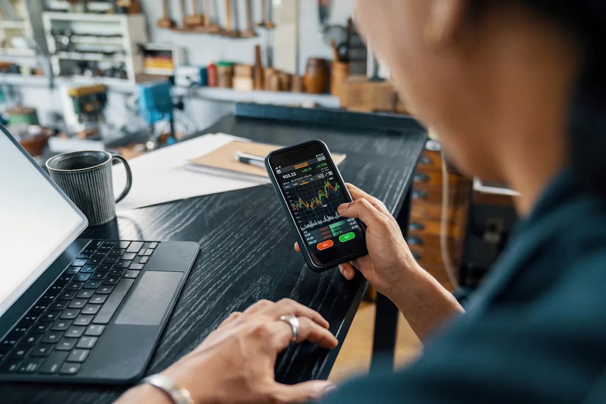 Arm Holdings Shares Plunge 15% on Weak Earnings and Guidance