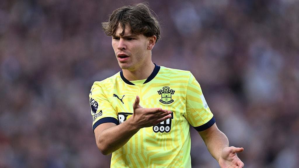 Southampton Sidelines Rising Star Amid Everton's £45M Pursuit