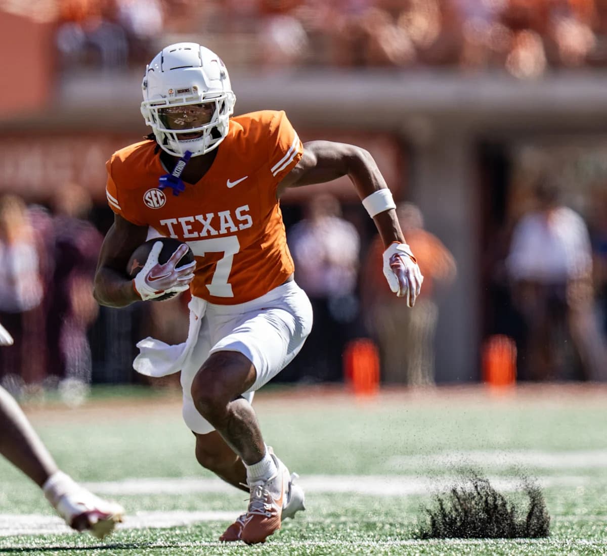 Former Texas WR Isaiah Bond Joins Cleveland Browns After Assault Case Dismissed
