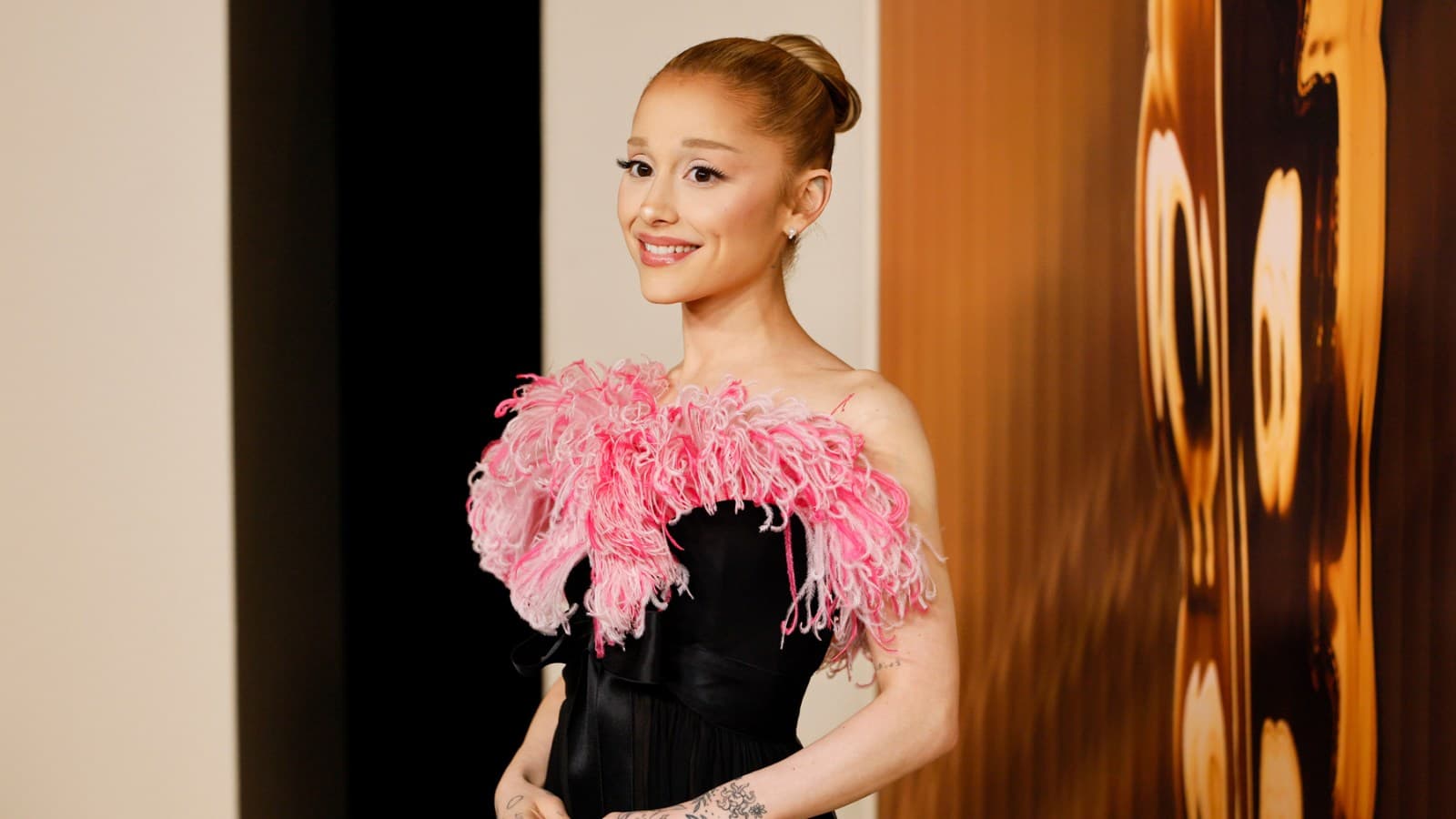 Ariana Grande Teases Surprise Announcement for 2026