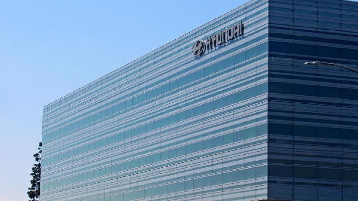 Indonesian Worker Detained in US Immigration Raid at Hyundai Plant
