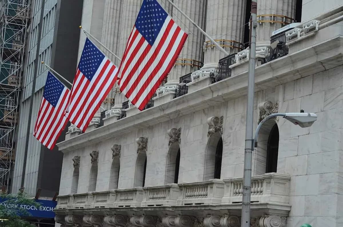 Chip Stocks Surge as Earnings Season Kicks Off Amid Trade Deadline