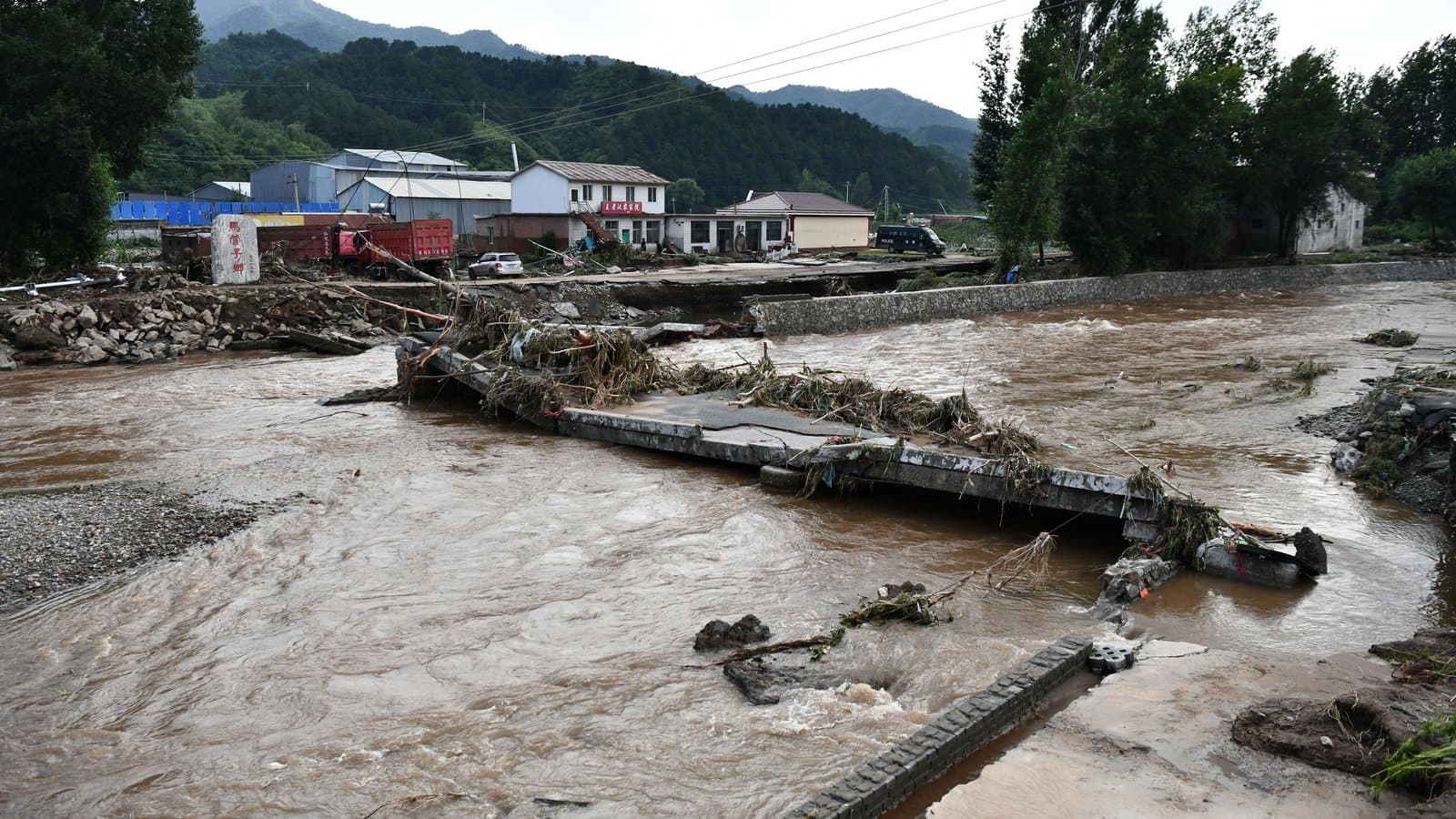 Deadly Downpours Devastate Beijing, Forcing Mass Evacuations