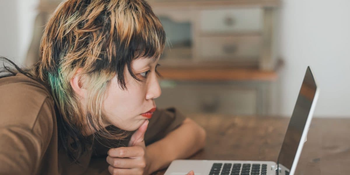 AI Disrupts Entry-Level Jobs, Gen Z Seeks Stability in Trades