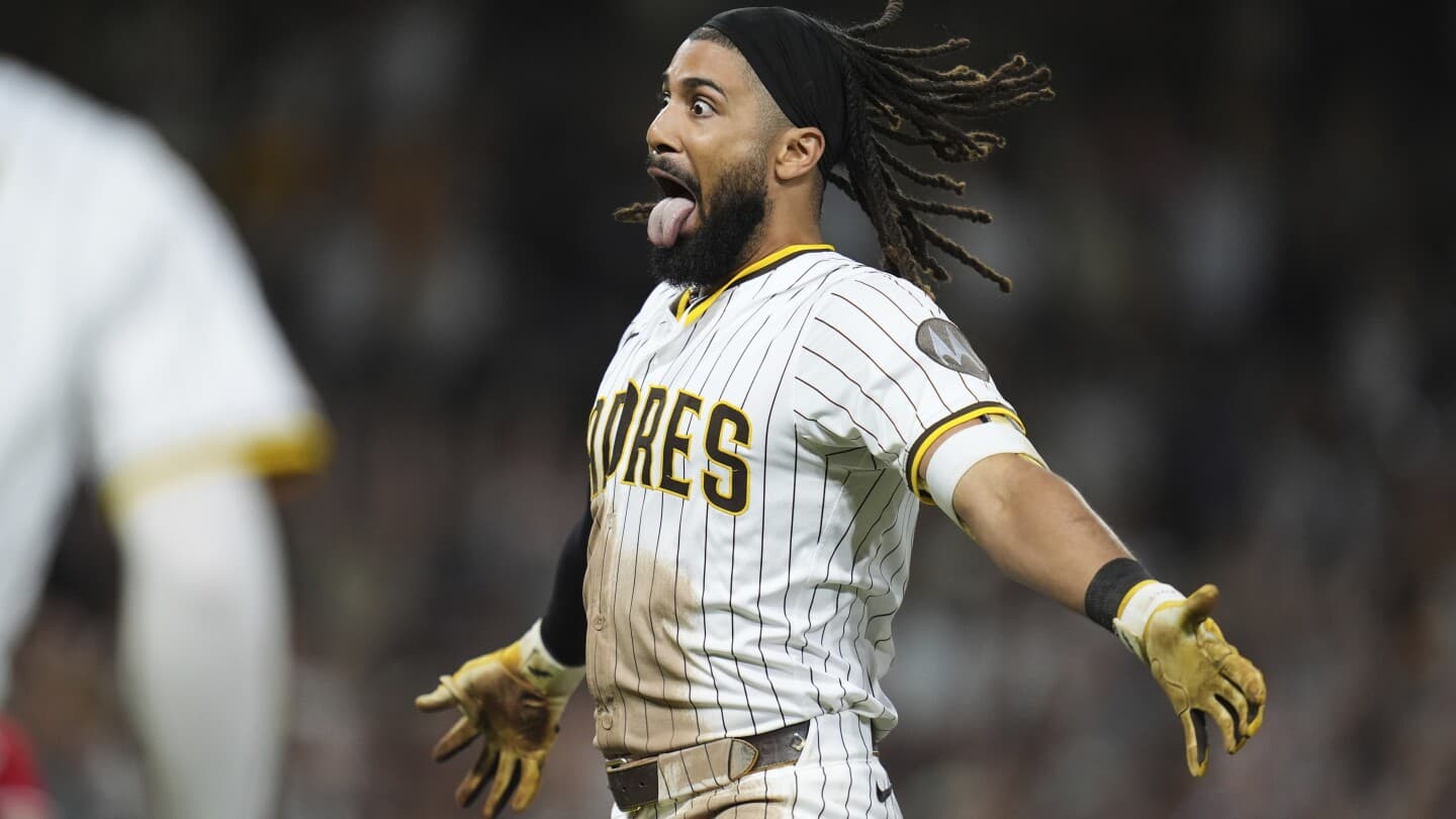 Padres Clinch Dramatic Extra-Inning Victory Over Reds