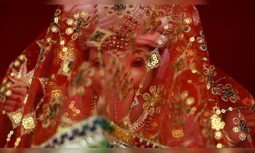 Devotees Flock to Ganesh Temples Across India for Festive Celebrations