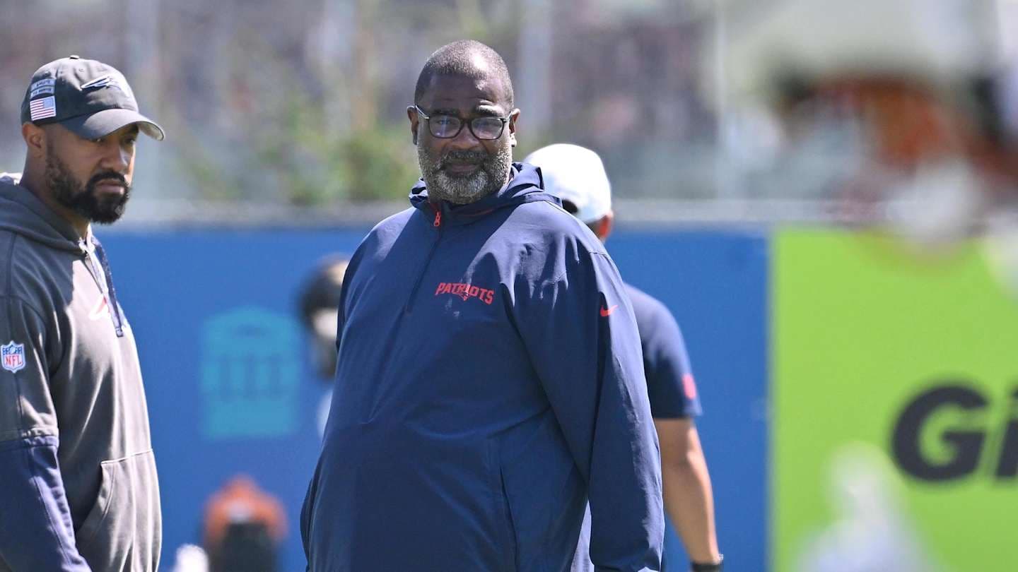 Patriots' Defensive Coordinator Overcomes Medical Scare, Leads Team to Preseason Success
