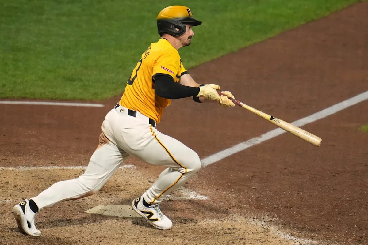 Pirates Rally in 8th to Defeat Reds 3-2 in Tight Matchup