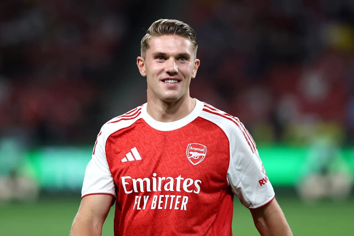 Arsenal Warmly Welcomes New Striker Gyökeres to the Squad