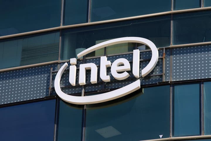 Intel Aims for $2,000 Stock by 2030 Amid Chip Dominance Shift