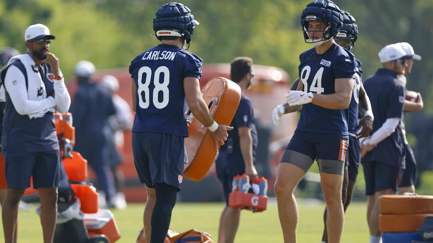 Rookie Tight End Loveland Shines as Blocker in Bears' Offense