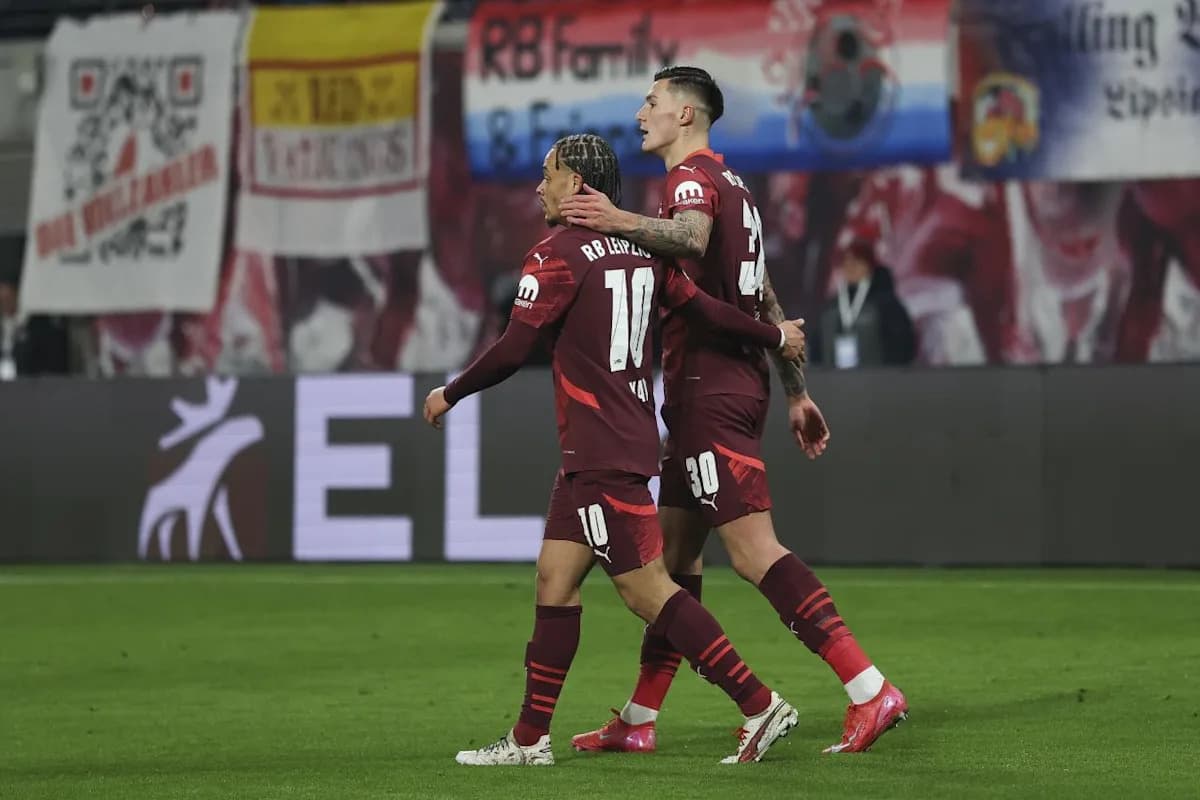 Premier League Clubs Poach RB Leipzig Stars Šeško and Simons