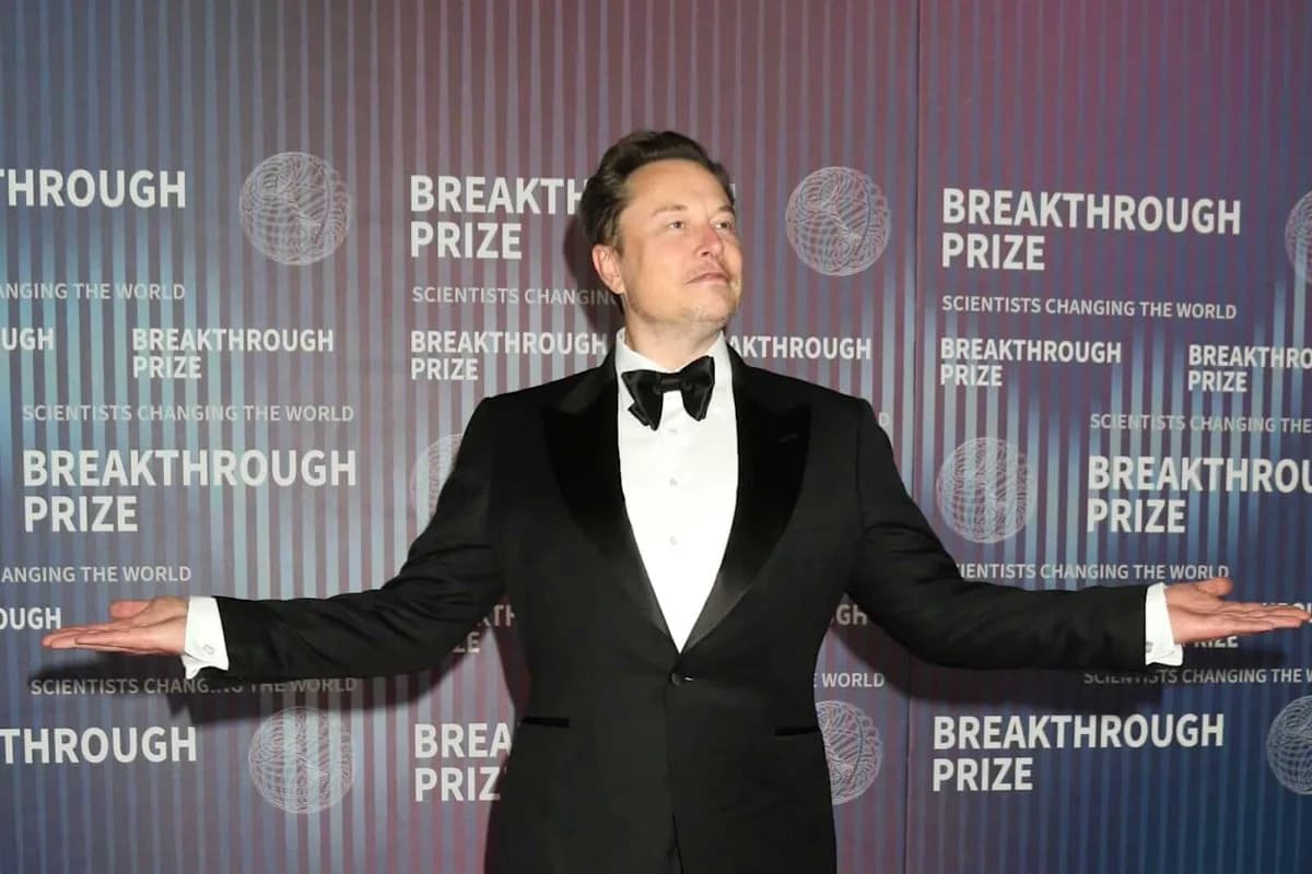 Tesla Targets Autonomous Ride-Hailing in Half of U.S. by Year-End