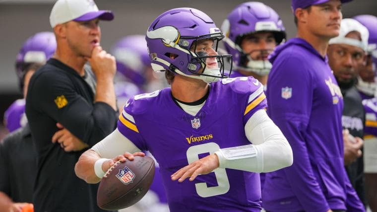 Vikings Sign Former Eagles Star Carson Wentz as Backup QB