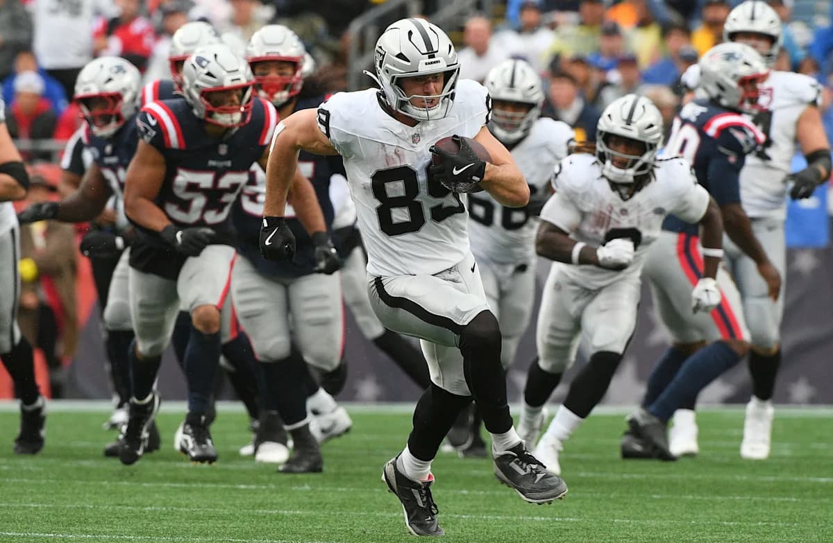 Raiders Offense Explodes in Upset Win Over Patriots