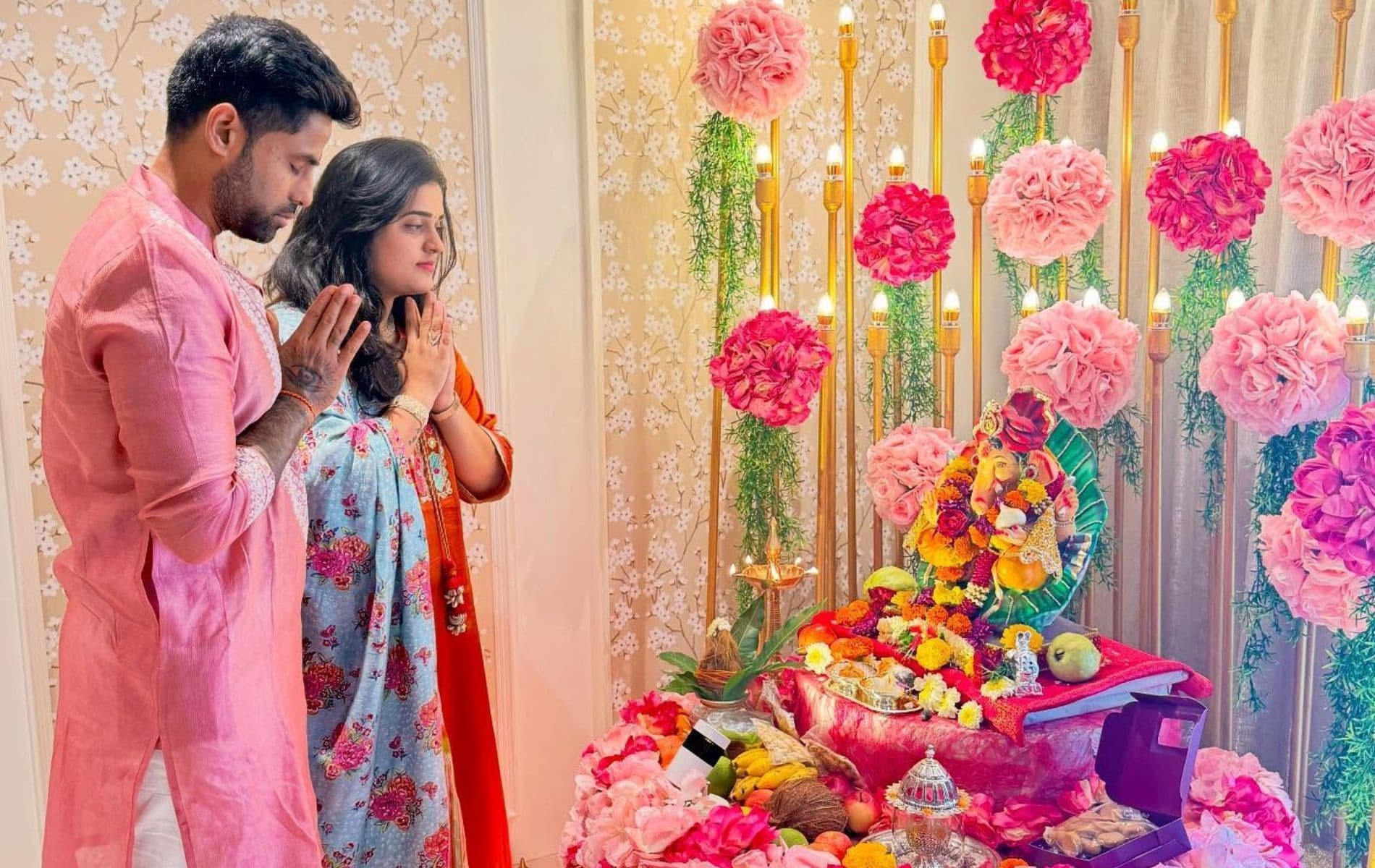 Indian Cricketers Celebrate Ganesh Chaturthi 2025 with Fervor