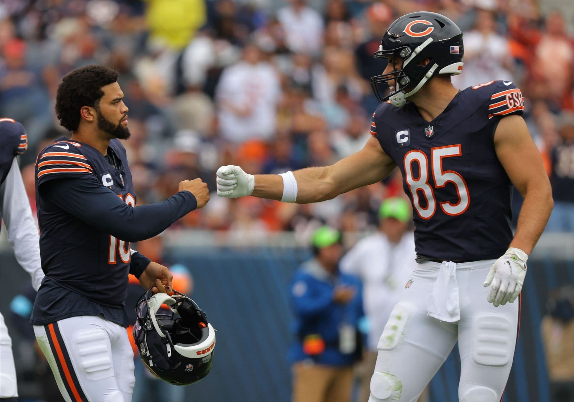Bears' Offseason Highlights: Kmet's Wedding, Williams' Golfing Prowess