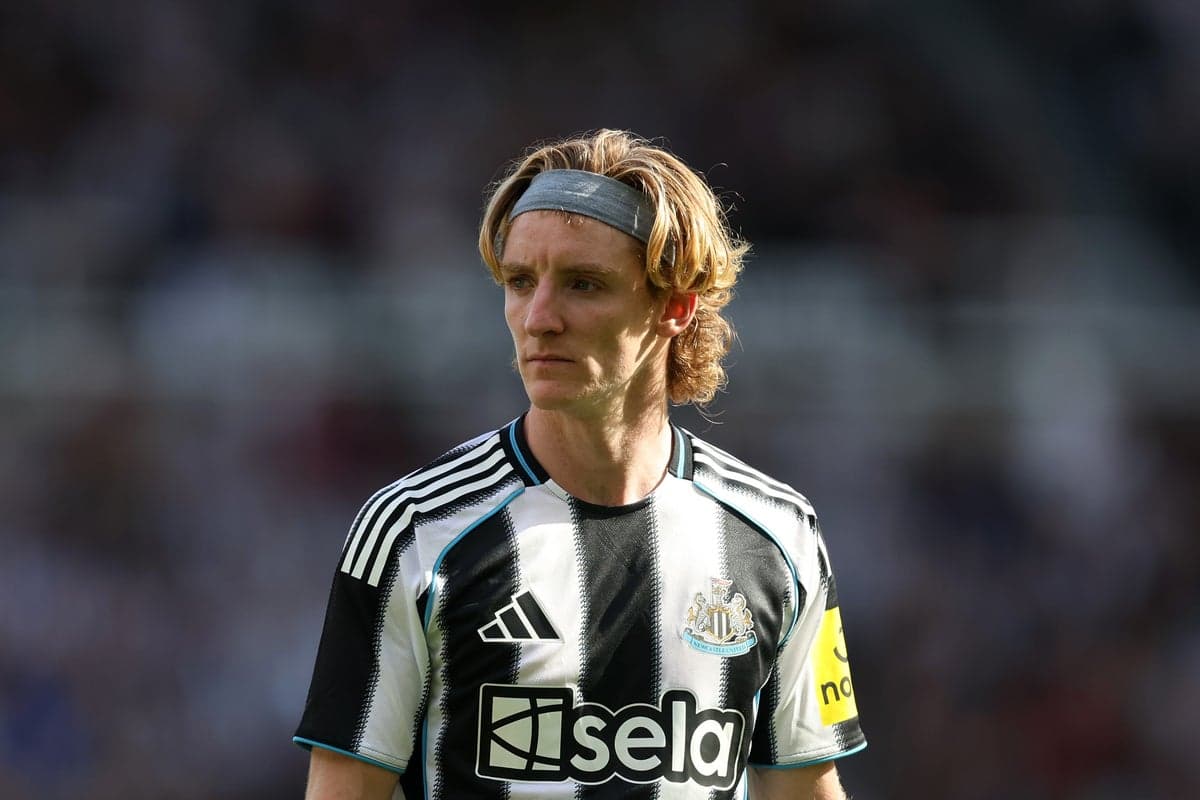 Fantasy Premier League Kicks Off with Injury Concerns for Top Picks