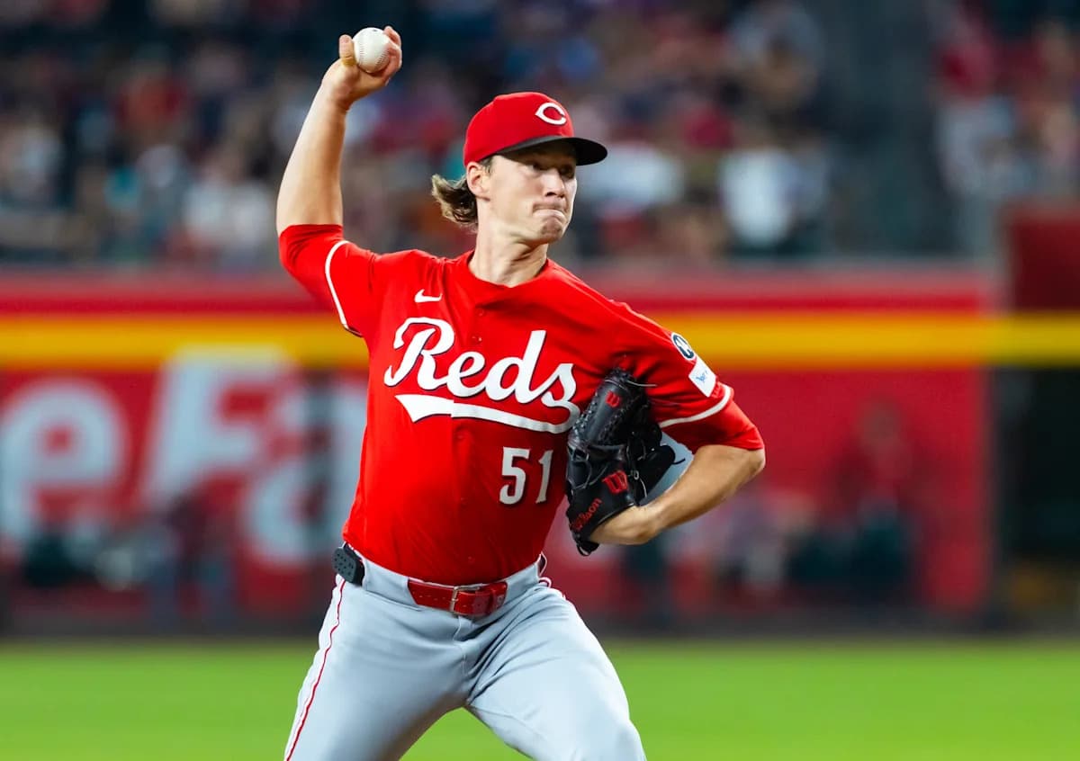 Reds Avoid Sweep, Gain Ground on Mets in Wild Card Race