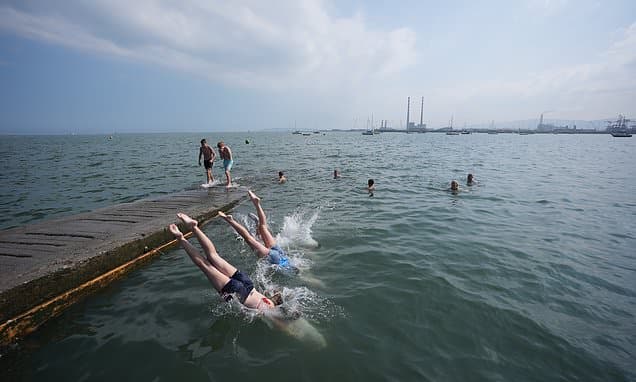 Thunderstorms and Showers Disrupt England's Heatwave Relief