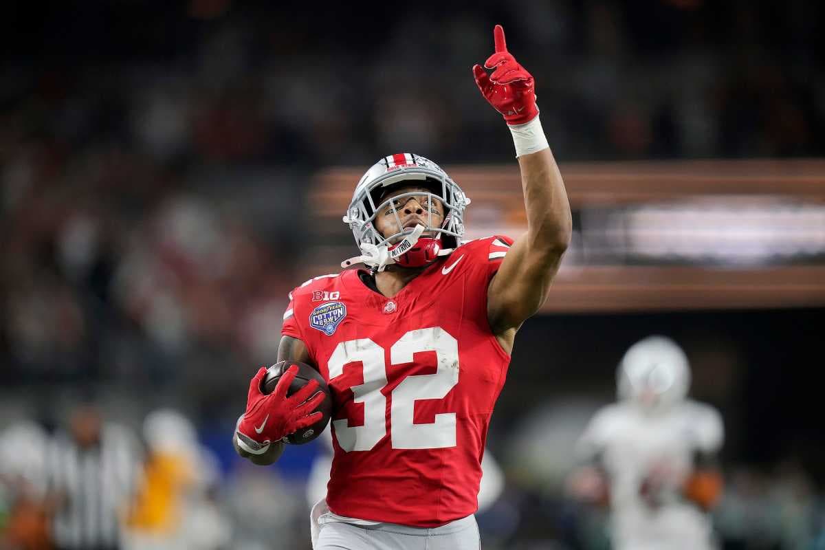 Patriots Rookie RB Scores Touchdown in Preseason Debut