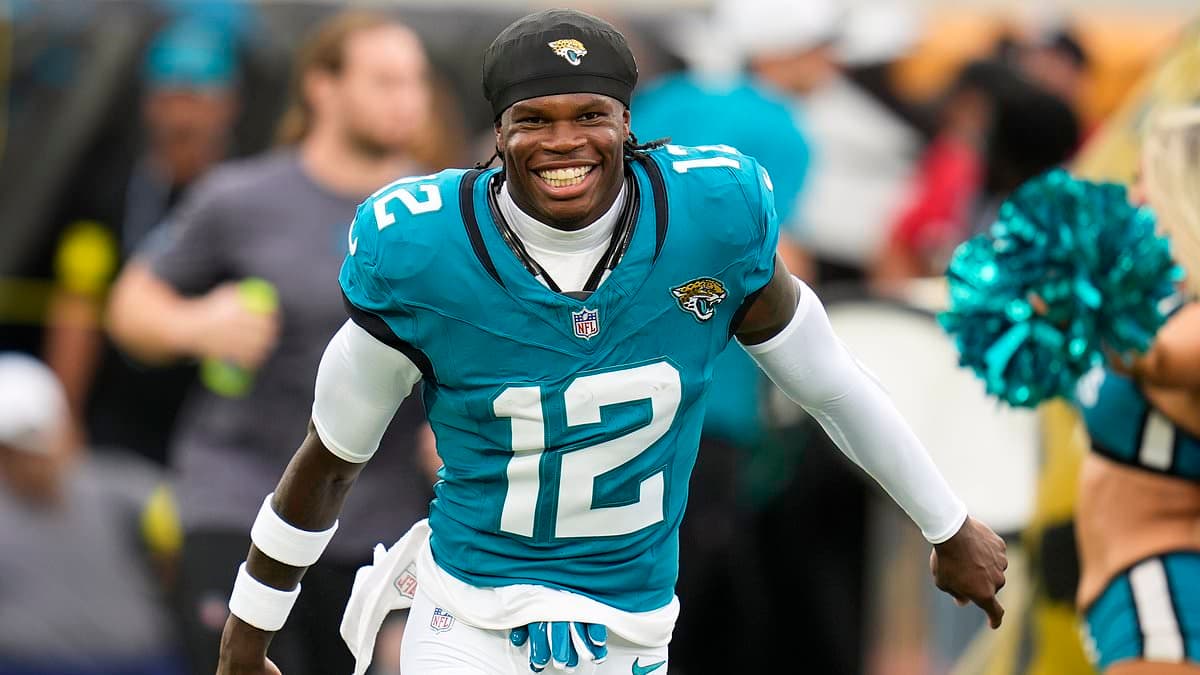 Jaguars' Two-Way Star Graduates with Near-Perfect GPA