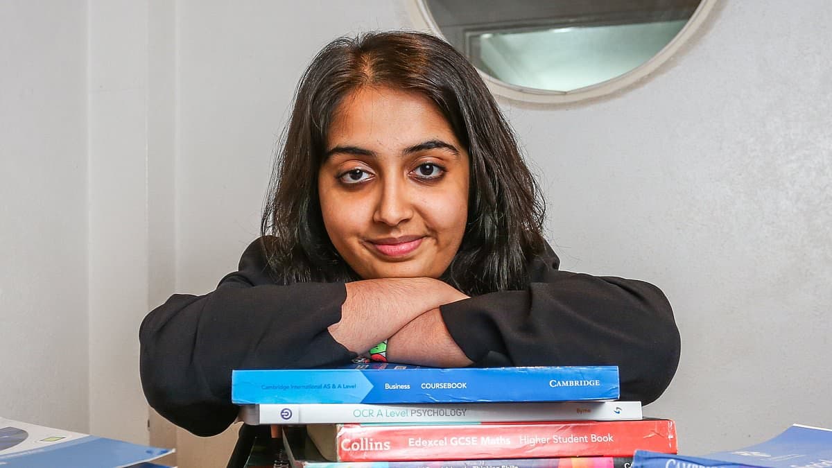 Teenage Prodigy Aces 23 A-Levels, Outshines Stephen Hawking