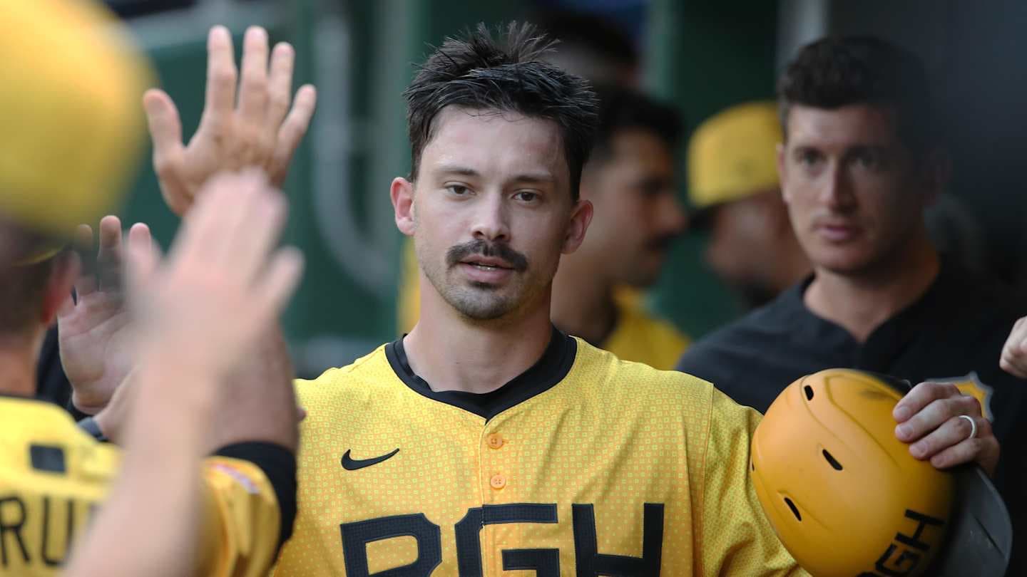 Pirates Stun Reds with Late-Inning Comeback Victory