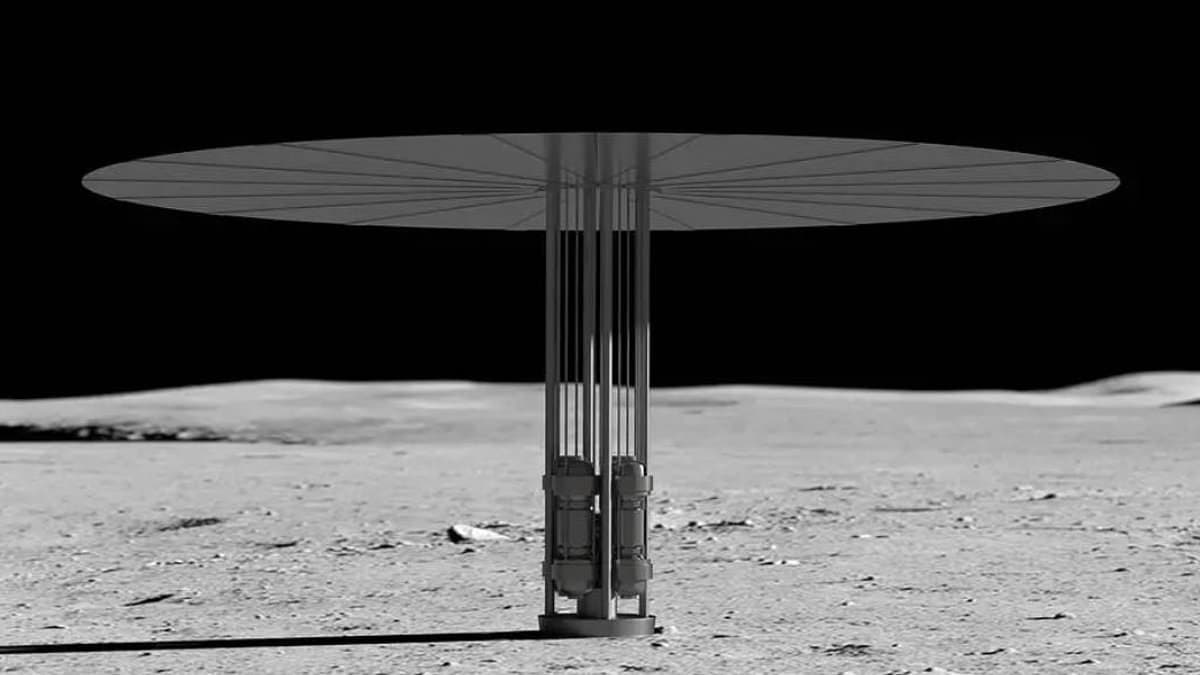 US Rushes to Install Nuclear Reactor on Moon Before Rivals