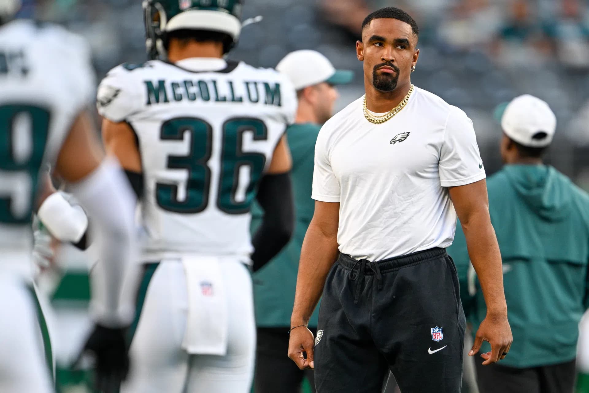 Eagles Unveil Largest Male Cheerleader Squad in NFL History
