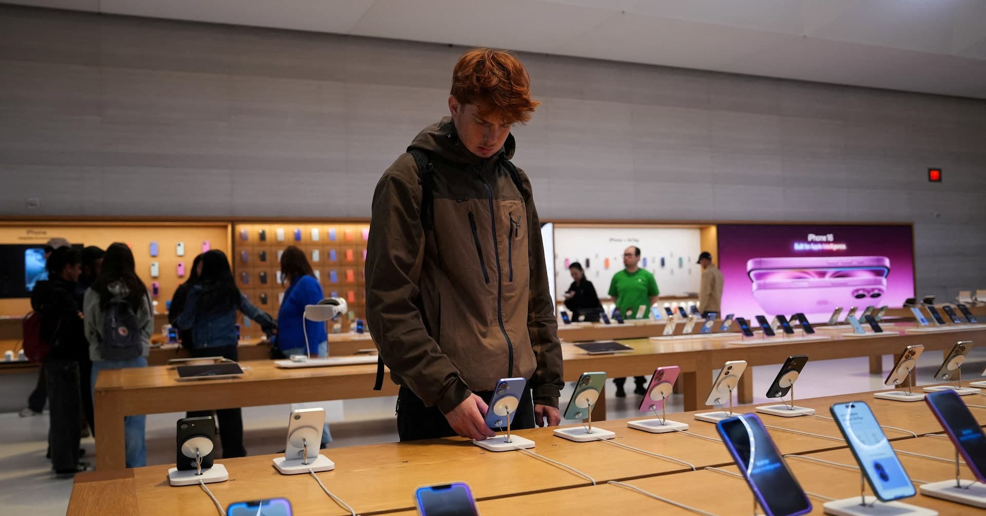 Apple Defies Trade War Woes, Posts Stellar Q3 Results