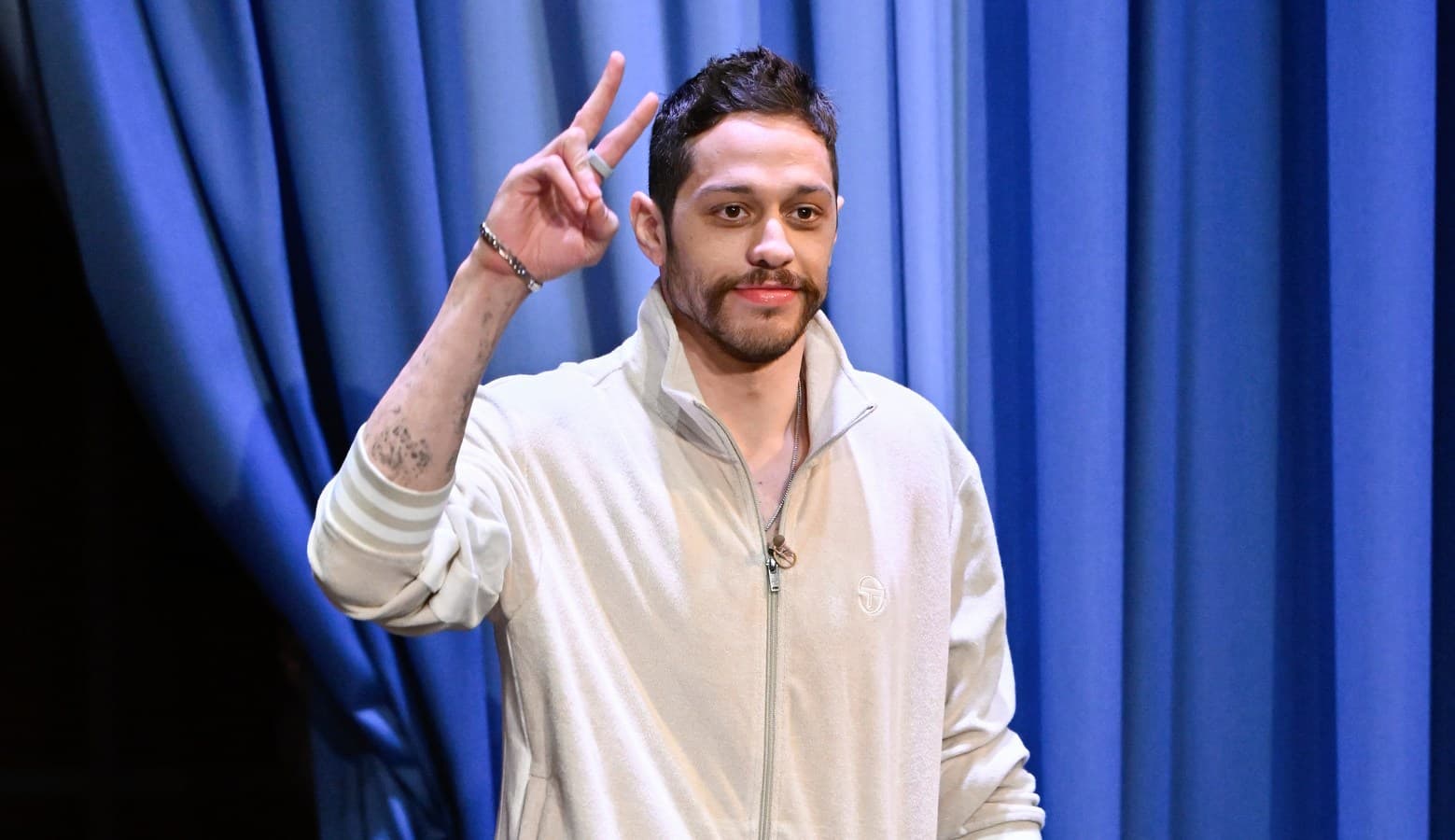 SNL's Pete Davidson Speaks Out on Tabloid Scrutiny and "Big Dick Energy" Rumors