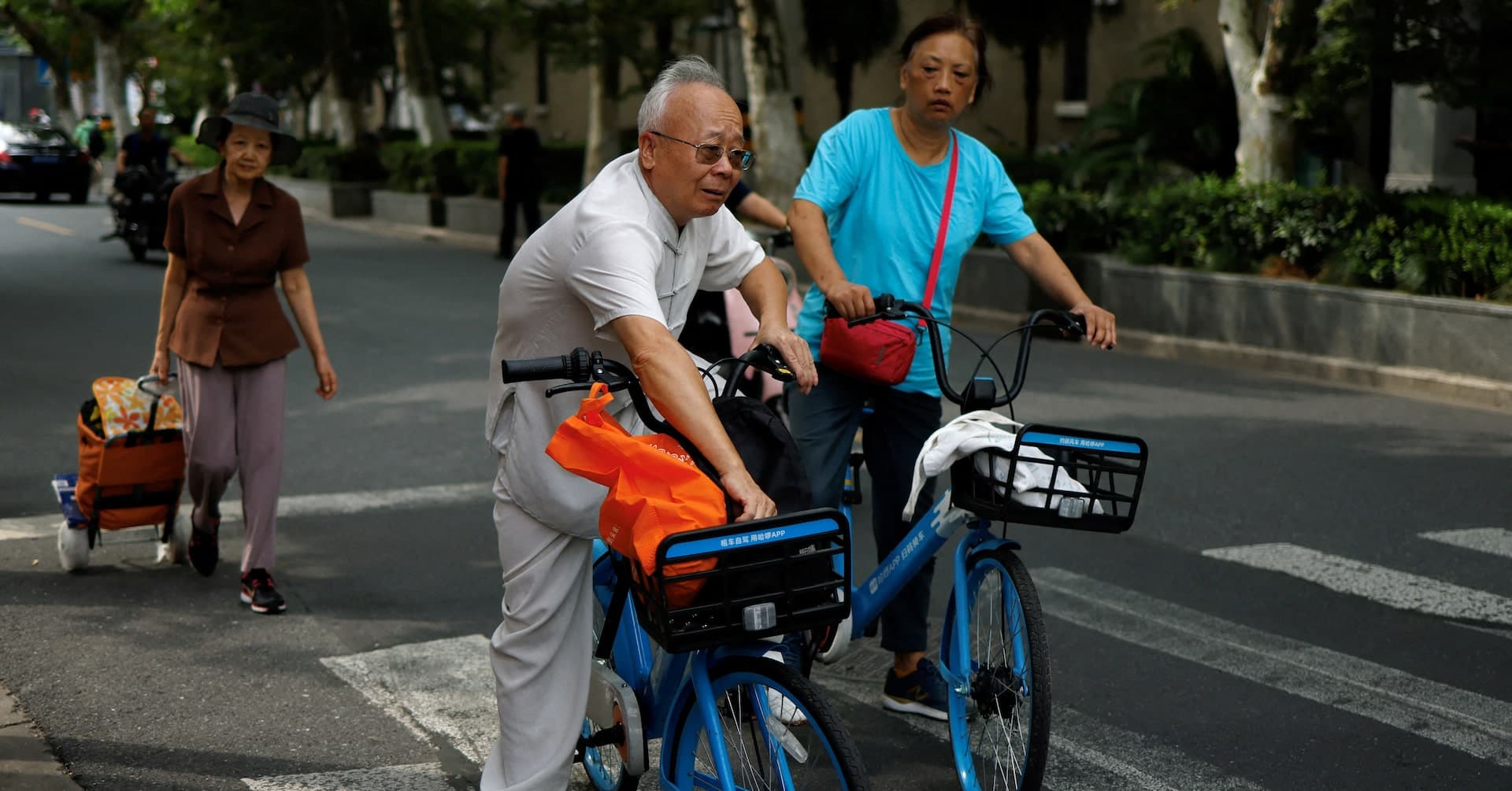 China's Retirees Fuel Booming "Silver Economy" with Luxury Spending