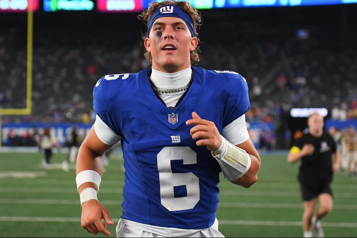 Giants Rookie QB Dart Shines in Preseason, Awaits Chance Behind Wilson