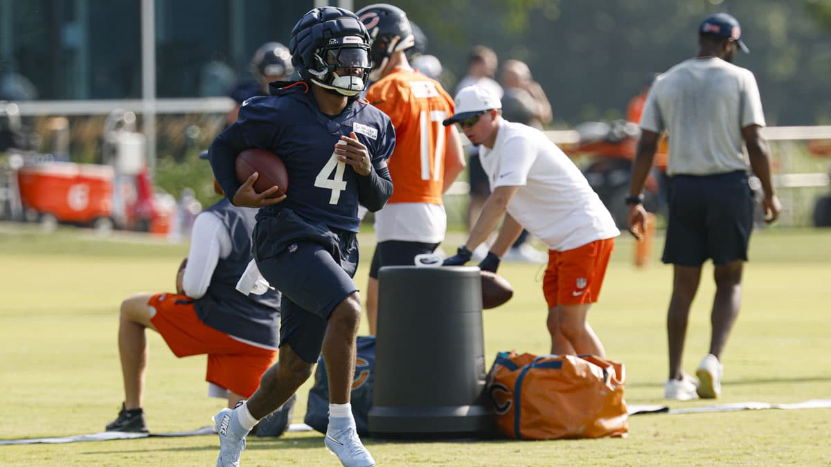 D'Andre Swift Faces Pivotal 2025 Season to Prove He's the Bears' Breakout Star