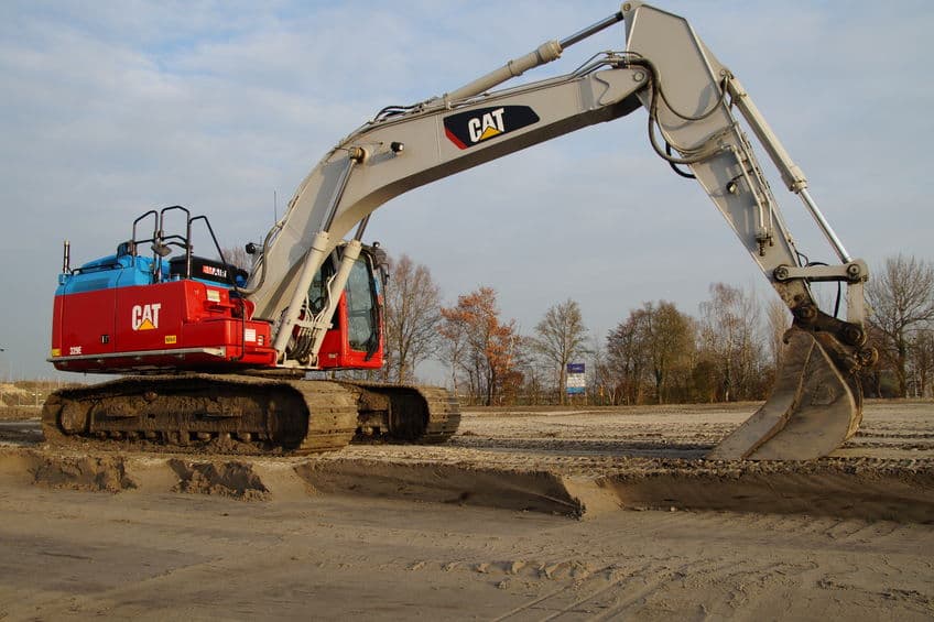 Caterpillar Faces $1.8B Tariff Hit, Cramer Warns "Too Early" to Buy