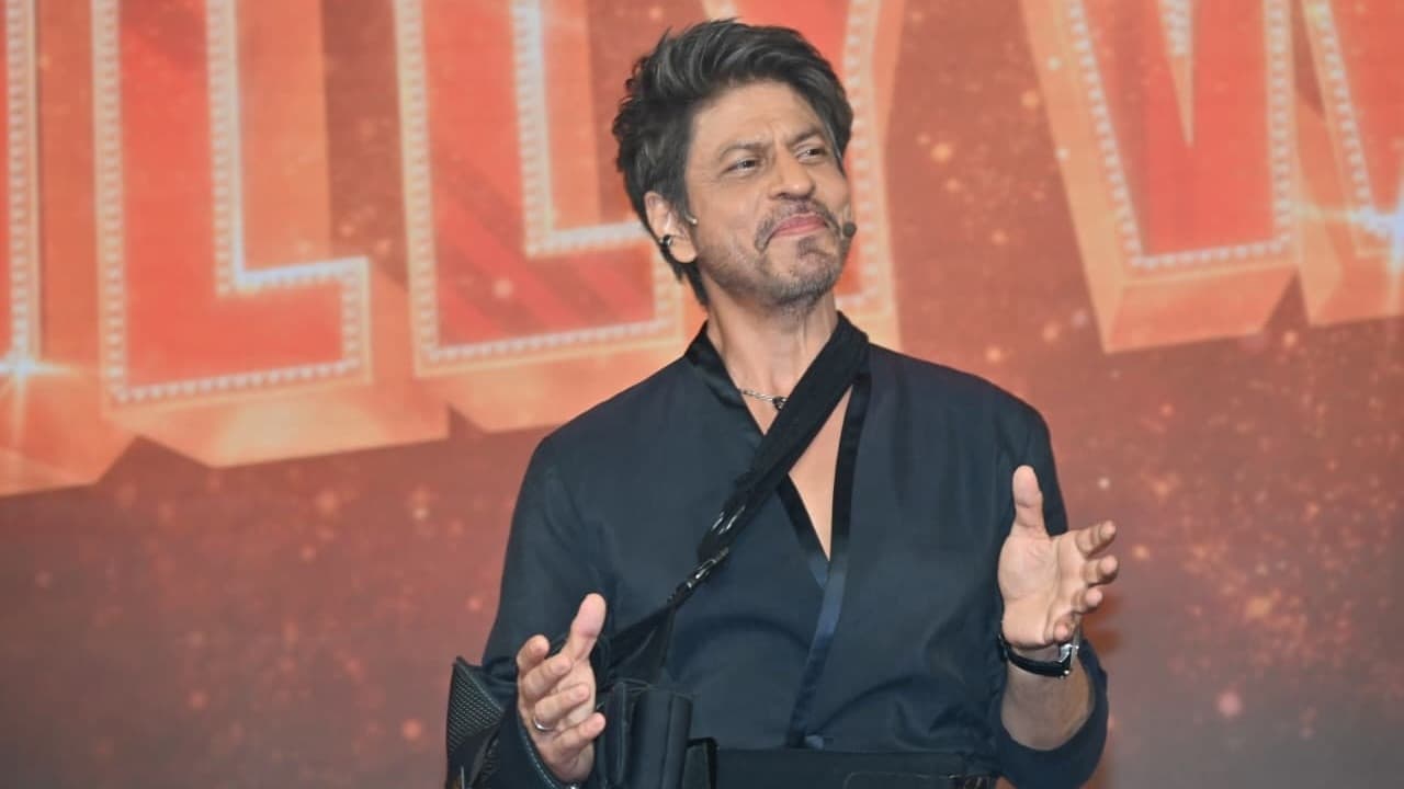 SRK Mocks His 'Zero' Flop at Son Aryan's Directorial Debut