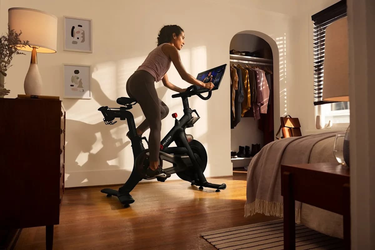 Peloton's Turbulent Transformation: Navigating Challenges to Regain Momentum
