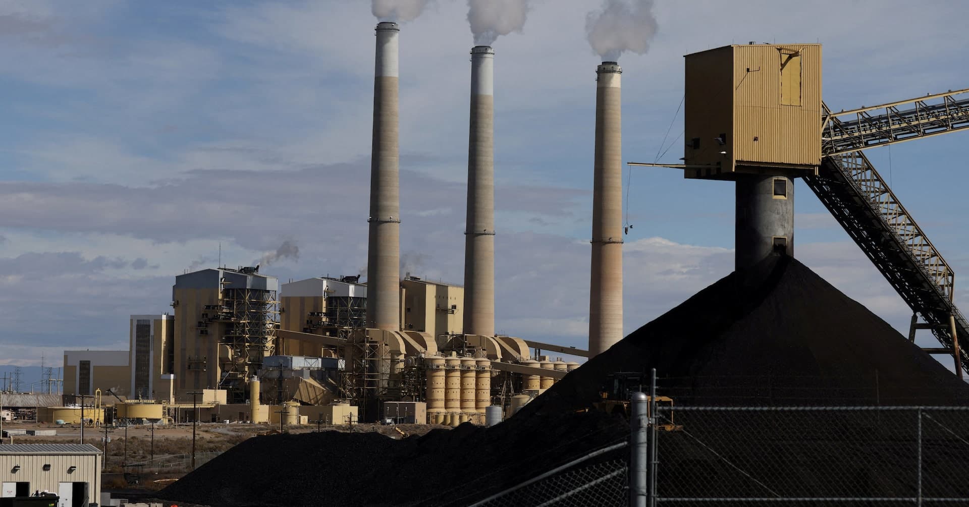 Fossil Fuel Power Peaks in July, but Clean Energy Gains Ground