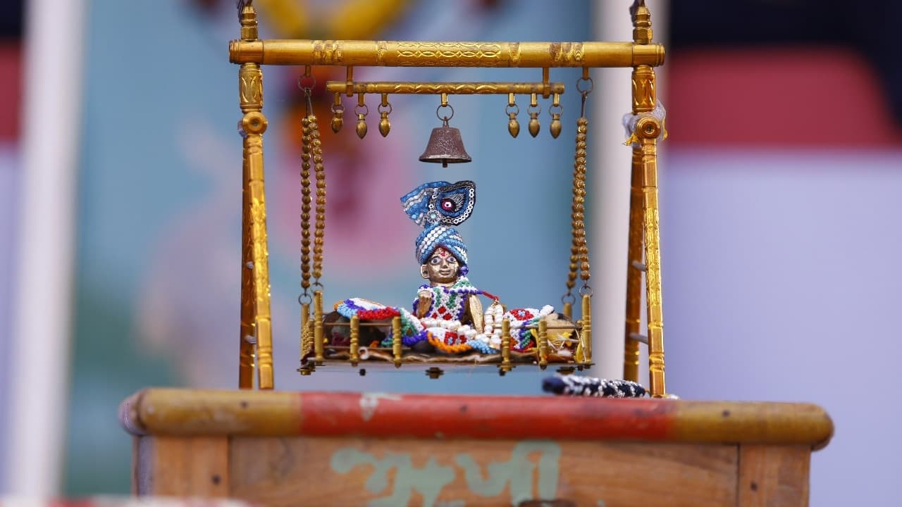 Mathura-Vrindavan Janmashtami 2025: Devotees Flock to Witness Spiritual Spectacle