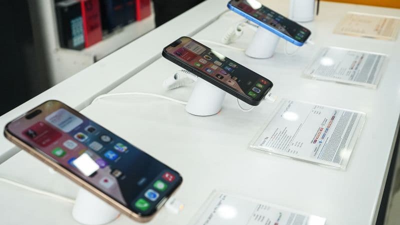 Apple Avoids Tariffs on iPhones as Tech Titans Adapt to Shifting Trade Policies