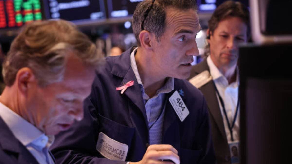 Fed Holds Firm on Rates, Dashing Hopes for Cuts in 2025