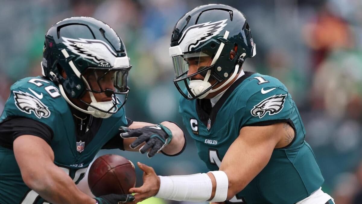Cowboys and Eagles Clash in High-Stakes NFL Kickoff Game