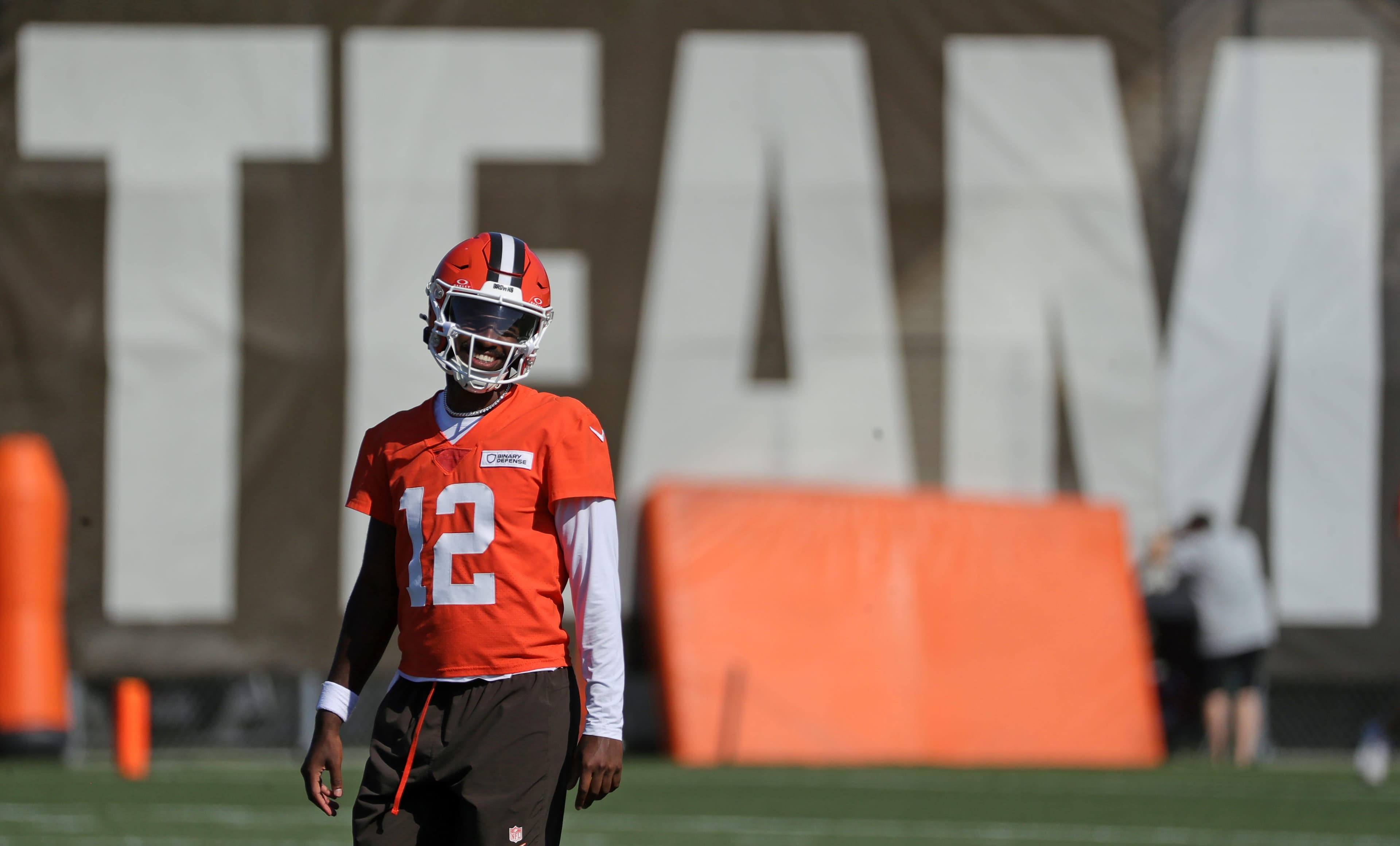Rookie Shedeur Sanders Impresses in Browns' QB Battle